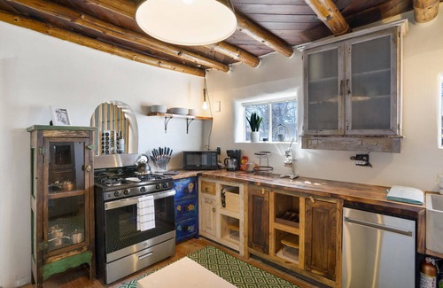 Albuquerque House | Hacienda Escondida- Modern Southwest Relaxation