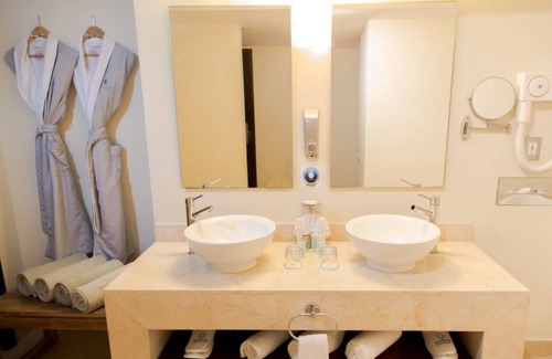 Playacar Fase II Resort | Hacienda One Bedroom Suite - Sandos Playacar Beach Resort