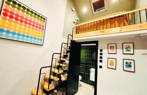 Hackney Apartment | Hackney Central Studios - NO 19 - Vibrant City Getaway