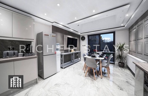 Hackney Downs House | Hackney Suites - Single Room!