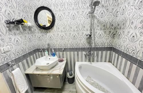 Pyramids Gardens Apartment | Hadayek Al Ahram 3B, WorkSpace, TV & WiFi