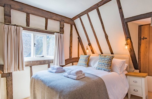 Smarden Cottage | Hadley Cottage - a holiday let that sleeps 6 guests in 3 bedrooms