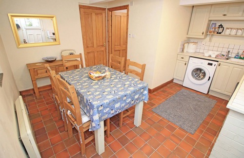 Beddgelert Cottage | HAFAN COTTAGE, pet friendly, with open fire in Beddgelert
