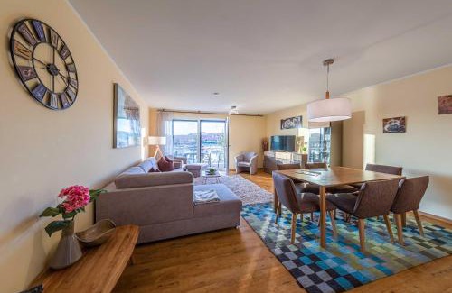 Muritz Apartment | Hafenidylle - Apartment in der Hafenresidenz mit Balkon & Wellness