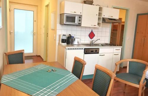 Wiek Apartment | Hafenresidenz – Ferienwohnung 13 Dahlien