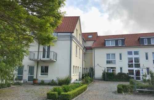 Wiek Apartment | Hafenresidenz – Ferienwohnung 13 Dahlien