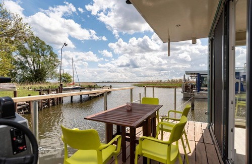 Usedom Boat Rental | Hafenresort Karnin - Hausboot Selma - Hausboot Selma