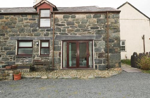 Llanddeiniolen House | Hafod