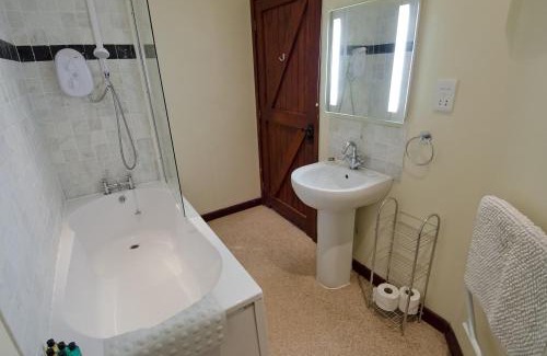 Dinas House | Hafoty Farm Cottages