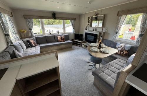 Berwick-upon-Tweed Apartment | Haggerston Castle - Caravan - Sleeps 6 - Parking