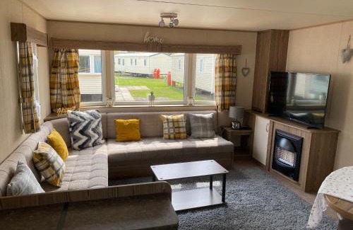 Berwick-upon-Tweed Apartment | Haggerston Castle 6 Berth Caravan - Lakeside North 23