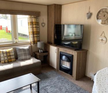 Berwick-upon-Tweed Apartment | Haggerston Castle 6 Berth Caravan - Lakeside North 23
