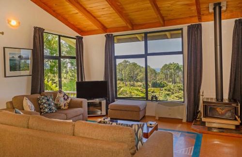 Hahei House | Hahei Hideaway - Hahei Holiday Home