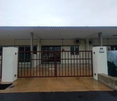 Bedung House | HAIZRINA HOMESTAy