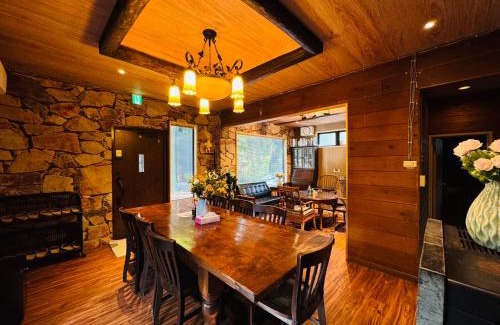 Hakone Ski Chalet | Hakone Central Chalet 箱根セントラルシャレー コンビニ近く 海賊船に乗ろう