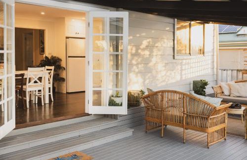 Cessnock House | Halcyon Days your perfect getaway Sunday late check out, pet friendly!