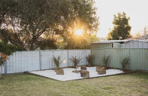 Cessnock House | Halcyon Days your perfect getaway Sunday late check out, pet friendly!