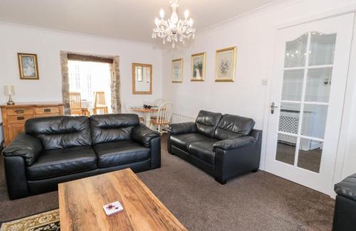 Moelfre House | Halcyon