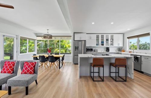 Lanikai House | Hale Alapi'i Lanikai Getaway by Gather: Newly Renovated Near Beach & Hiking