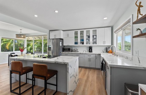 Lanikai House | Hale Alapi'i Lanikai Getaway by Gather: Newly Renovated Near Beach & Hiking
