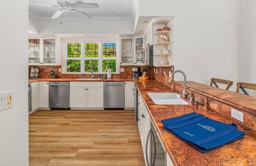 Poipu House | Hale Ilikai By Parrish Kauai: fabulous family location with oceanfront views and