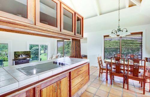 Princeville House | Hale Kamalani Mountain Villa and Golf Course Views