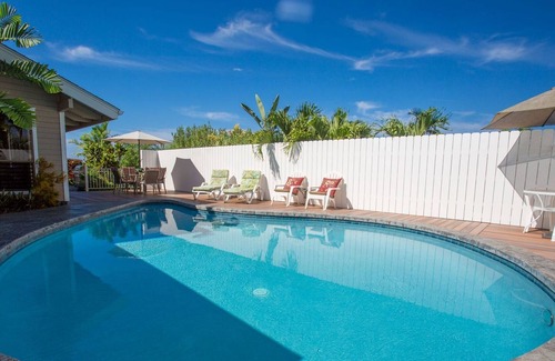 Kahaluu Bay Villa | Hale Nani Loa - White Sands Beach Home by Kona Now