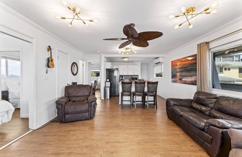 Waikiki House | Hale Ohana: The Ultimate 7BR/6BA Estate for Large Groups w/2 Hot Tubs!