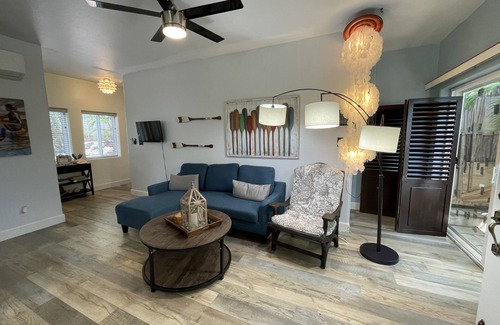 Waialae Iki Ridge House | Hale Wa'a - House of the Canoe - 2 Bed/2 Bath, 5 minute walk to secluded beach!