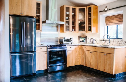 Pupukea House | Haleiwa Jungle Bungalow . Located above Waimea Bay/North Shore of Oahu
