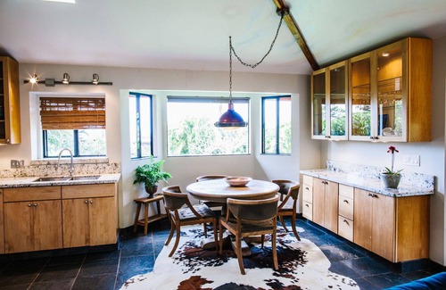 Pupukea House | Haleiwa Jungle Bungalow . Located above Waimea Bay/North Shore of Oahu