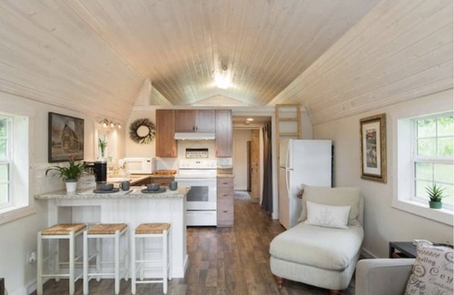 Marshall House | Halewood Farm Collection: Gated Mountain Home with Hot Tub, Fire Pit and Pet-Friendly