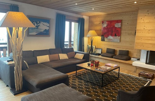 Le Planellet Apartment | Half chalet of 150m2, ideally located, 400m from the center/ski, garage, SEASON/week