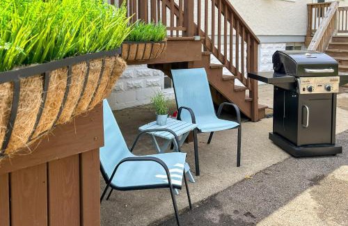 South Haven Apartment | half Mi to Beach and Lake Michigan Condo with Pool!