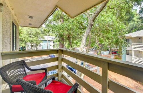 Folly Field Apartment | half Mi to Folly Field Beach Condo with 2 Pools