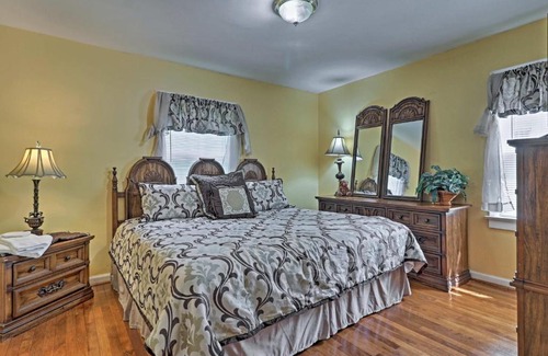 Atlanta House | Half-Mi to Pool and Golf Atlanta Home with Veranda!
