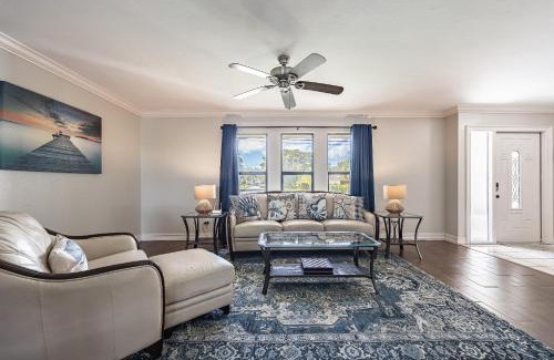 Yacht Club House | Half mile to the beach! Heated Pool & Spa, with Tiki on boat dock! - Villa Changes in Attitude