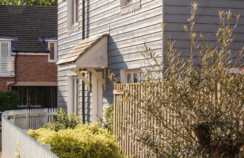 Camber House | Half Moon