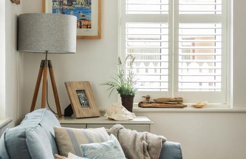 Camber House | Half Moon