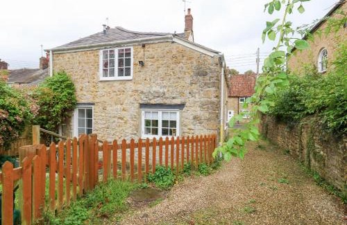 Beaminster House | Half Pint Cottage