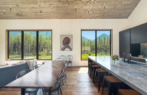 West Glacier House | Halfmoon Camp | Luxury Near Glacier