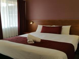 Eden Hotel | Halfway Motel
