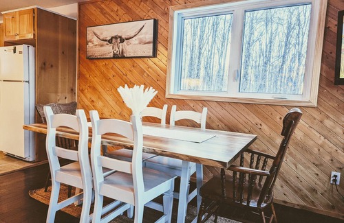 Eagle Lake Cottage | Haliburton Highlands Cottage Retreat - Your Summer Getaway Imagined!
