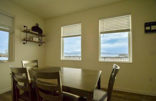 Kachemak House | Halibut Hideaway at Kachemak Bay Kabins