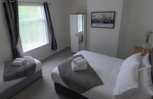 Halifax House | Halifax Hideaway - Free Parking