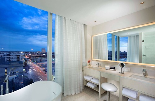 Dallas Arts District Hotel | HALL Arts Hotel Dallas, Curio Collection by Hilton