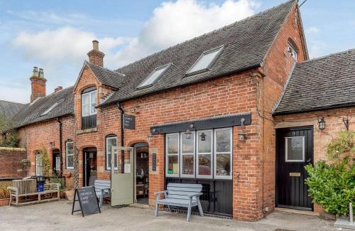 Ashbourne House | Hall Farm Bungalow
