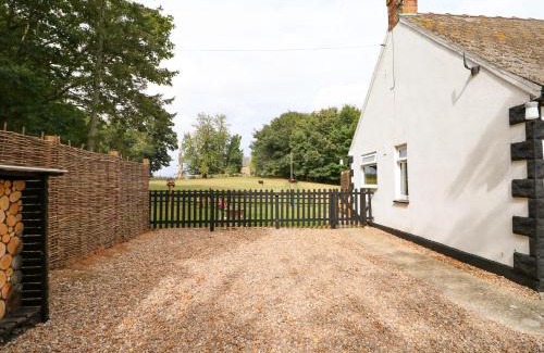 Louth House | Hall Farm Cottage