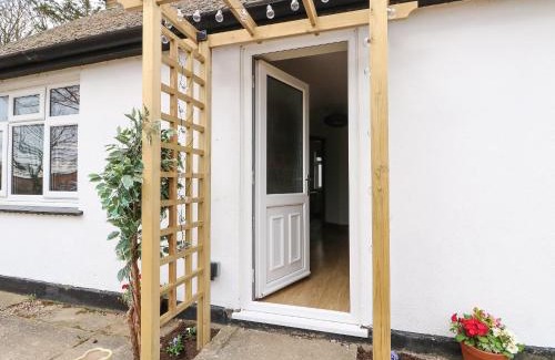 Louth House | Hall Farm Cottage