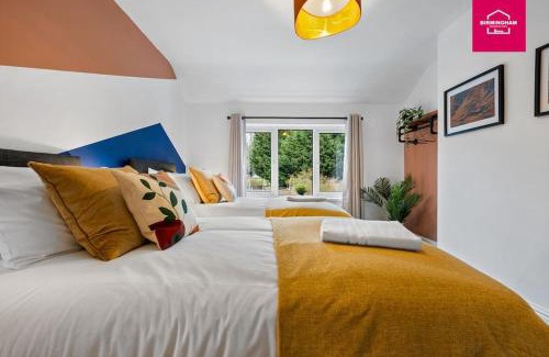 Seisdon House | Hall Green B28 Long Stay House with Accessible ground floor Bed and Bathroom